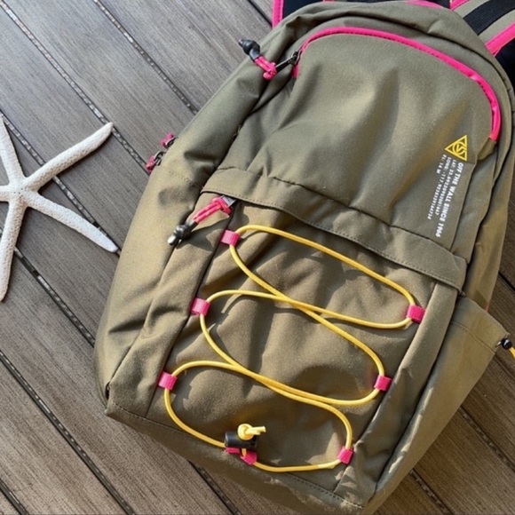 🔆VANS🔆TRAVEL BEACH HIKING SCHOOL BACKPACK - Picture 5 of 9